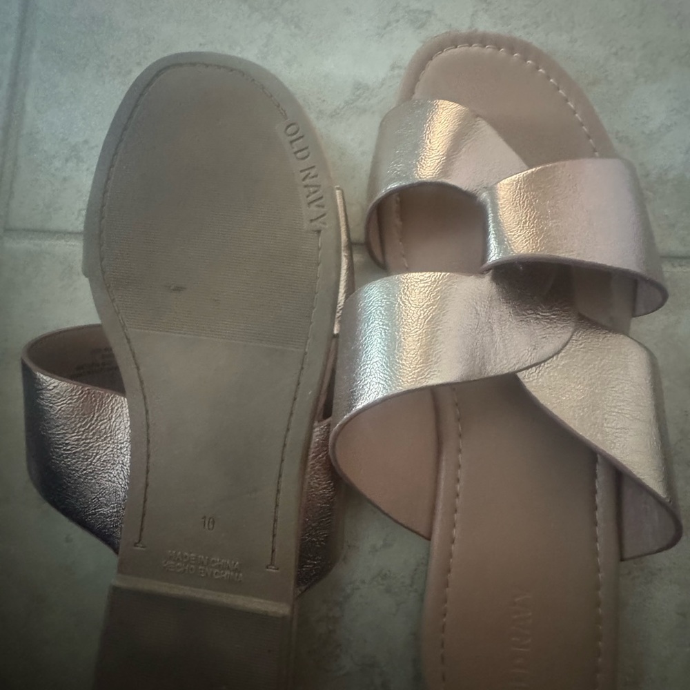 Old Navy Women's Rose Gold Sandals